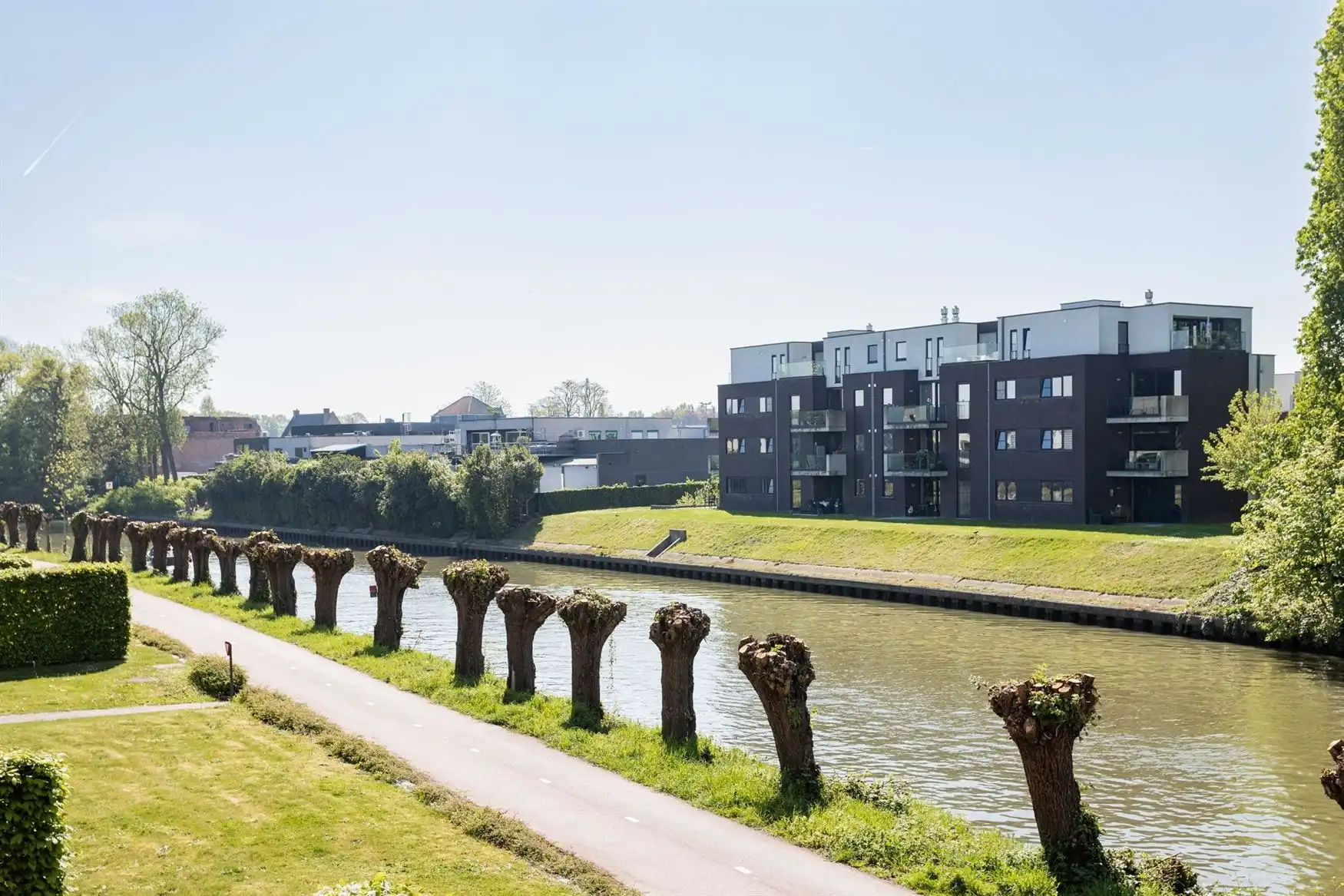 Hoekappartement met Leiezicht nabij centrum Deinze foto 11