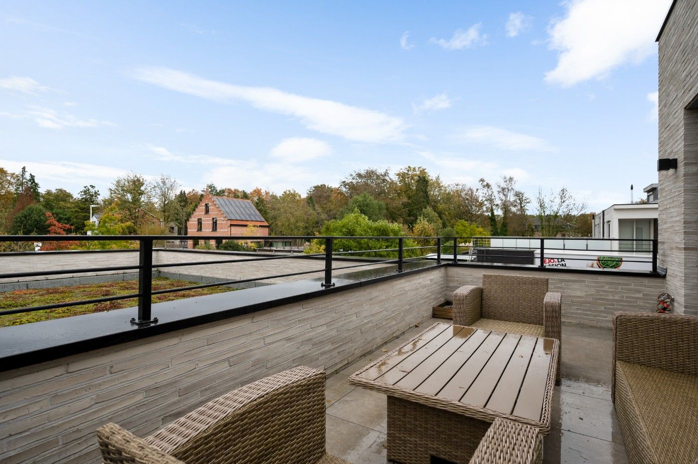 Instapklaar app. op 1ste verd. met 2 slpk., terras en autostaanplaats foto 20