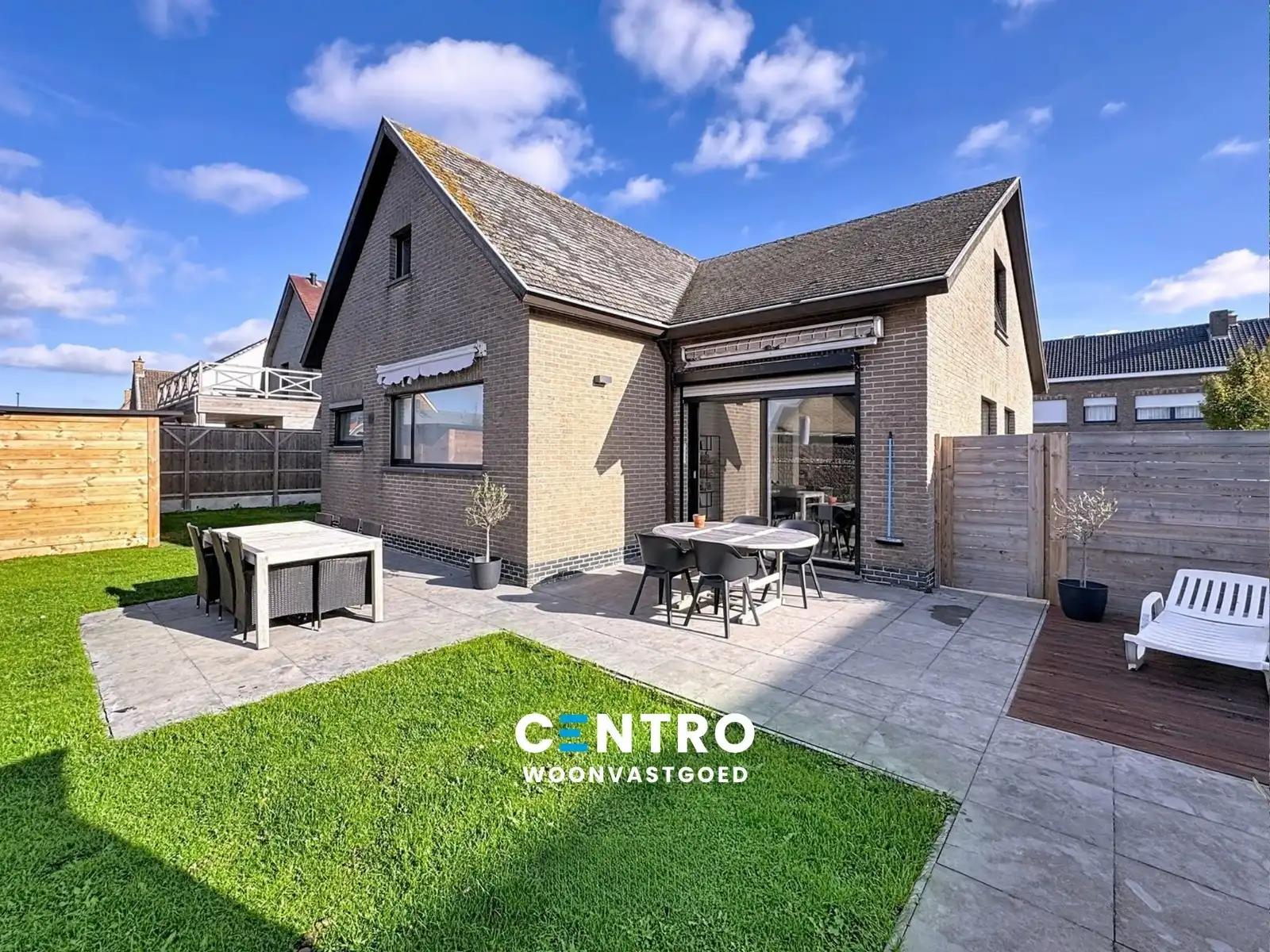 Hoofdfoto van de publicatie: RESIDENTIEEL gelegen villa met 3 slpks, garage én ZUIDger. tuin!