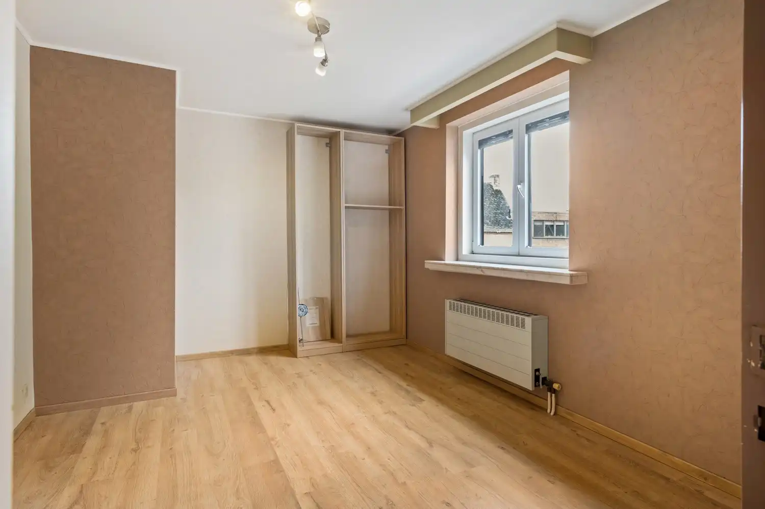 Ruim, instapklaar duplexappartement met 3 slaapkamers en 2 terrassen in centrum Lint foto 9