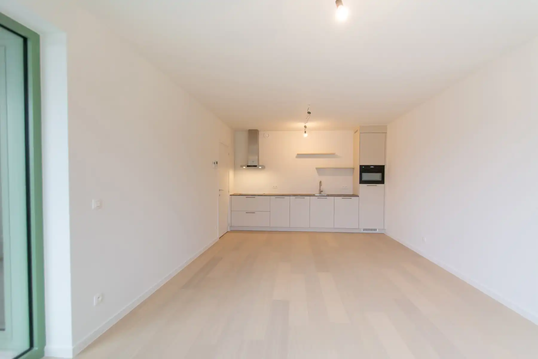 Prachtig instapklaar 2- kamer appartement met groot terras foto 4
