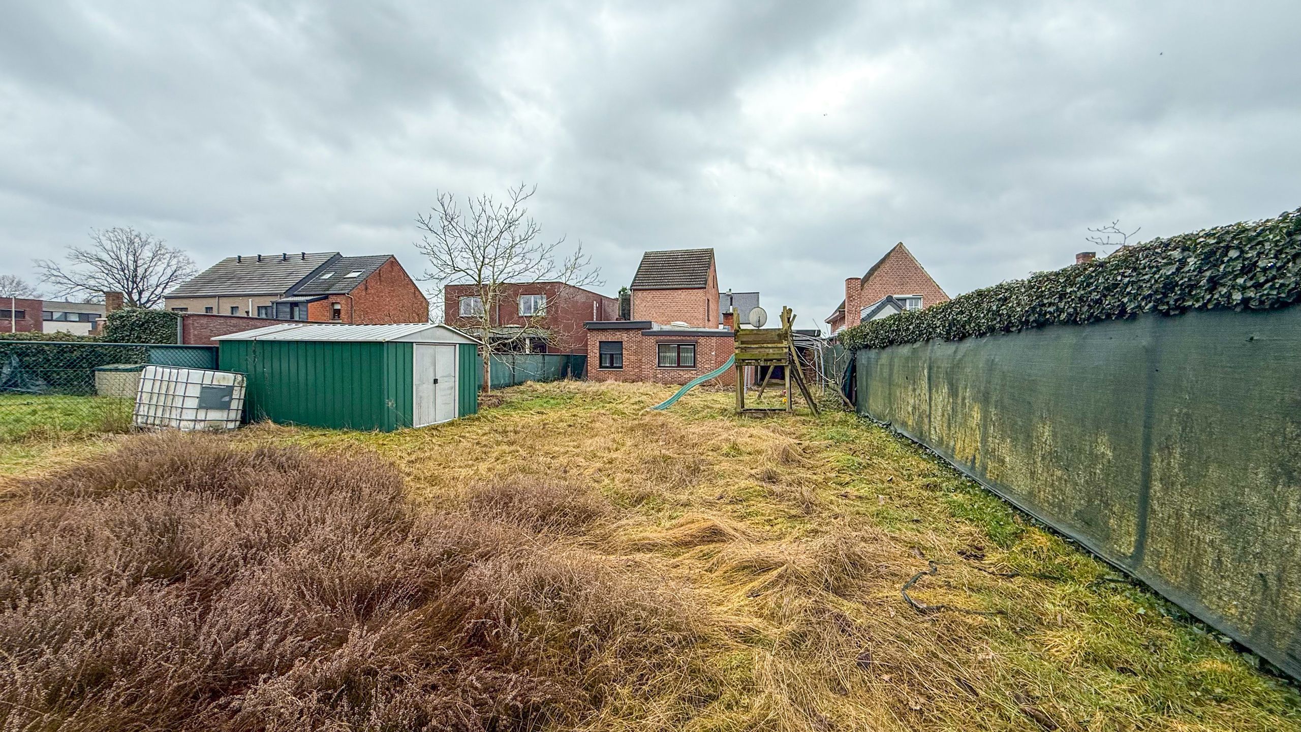 Ruime woning met dubbele garage en ZW gerichte tuin! foto 29