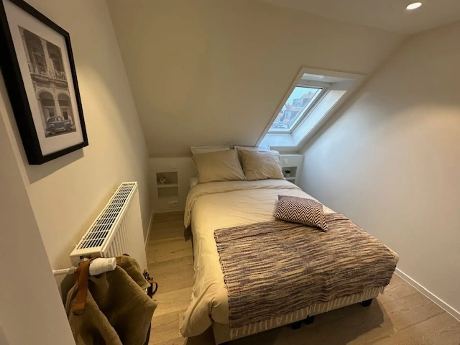 Stijlvol gerenoveerd appartement op een zucht van de zee! foto 8