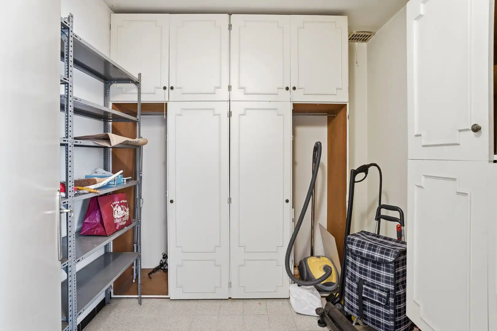 Vrijstaande bungalow met 3 slaapkamers, ruime garage en zonnige tuin foto 22