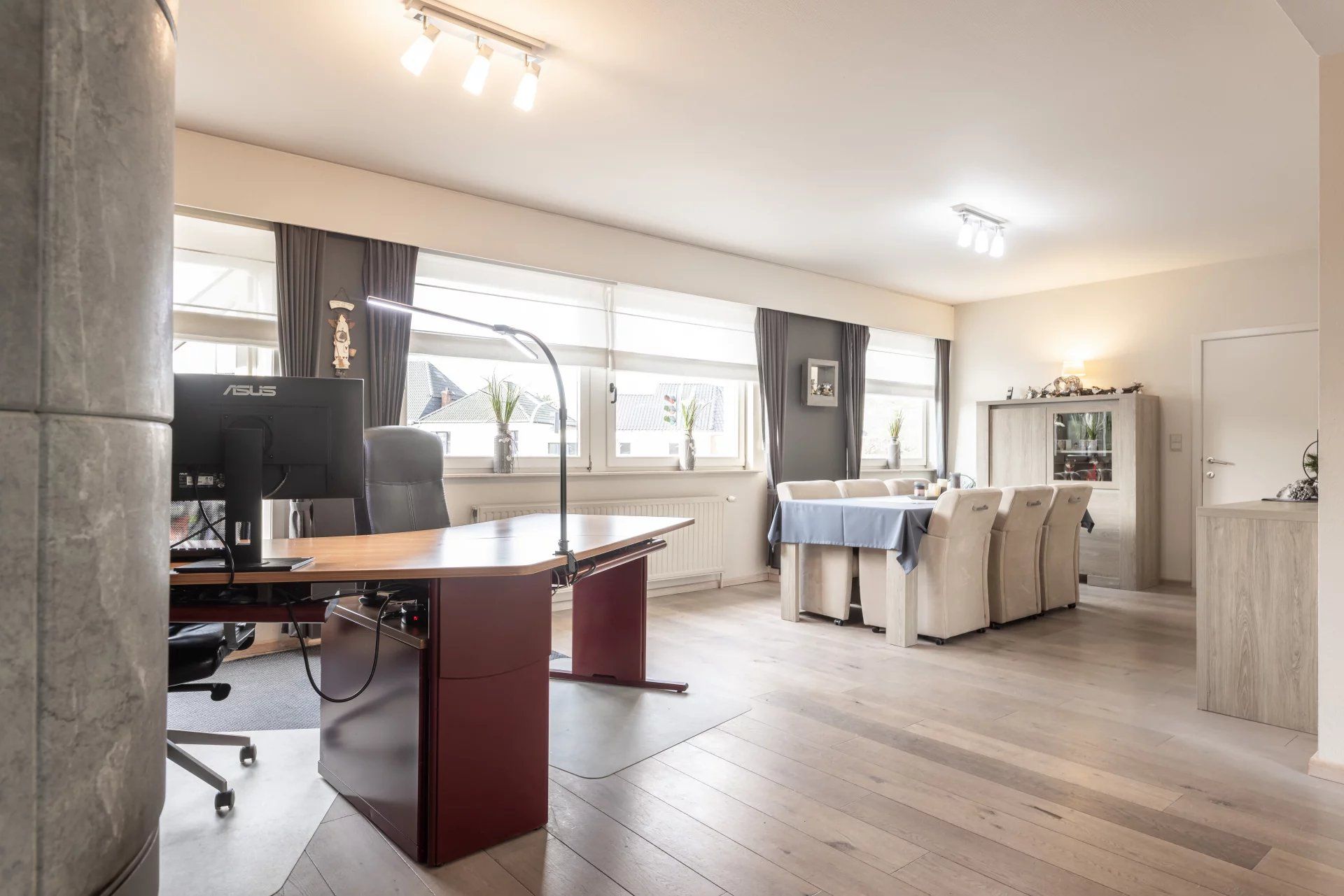Ruim appartement met 4 slaapkamers, groot terras, tuin en garage. foto 10