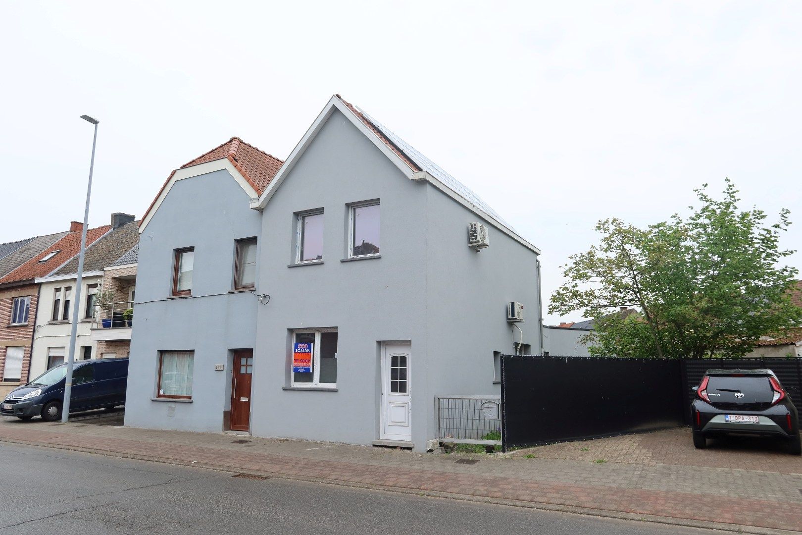 Karaktervol burgerhuis met 2 slk, tuin en achteruitgang met garage foto 14
