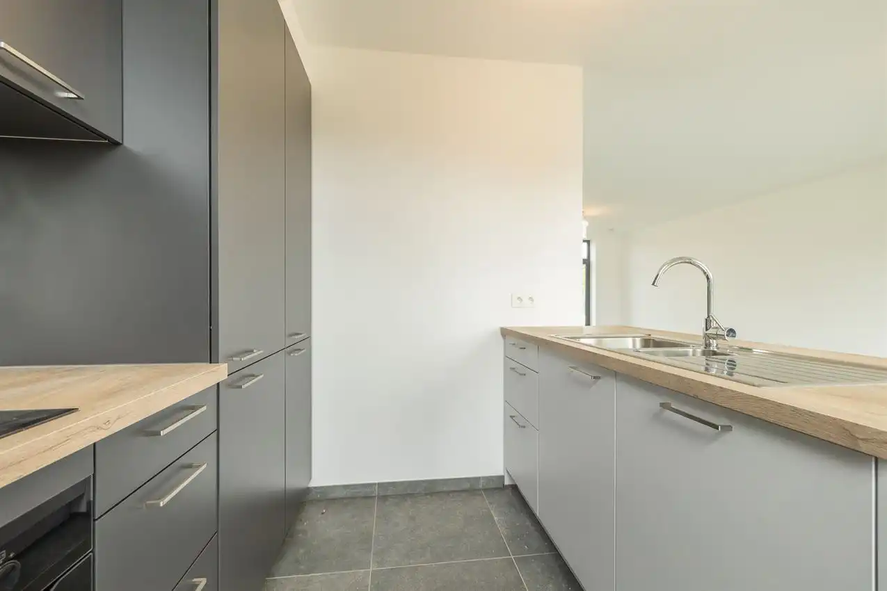 Nieuwbouw met vier slaapkamers, mooie tuin en centrale ligging foto 8