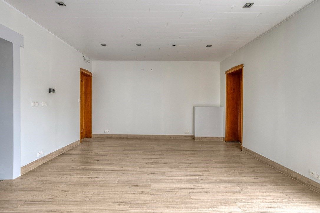 Loods van 340m2 en atelier van 75m2 met woning te koop te Vichte. foto 21