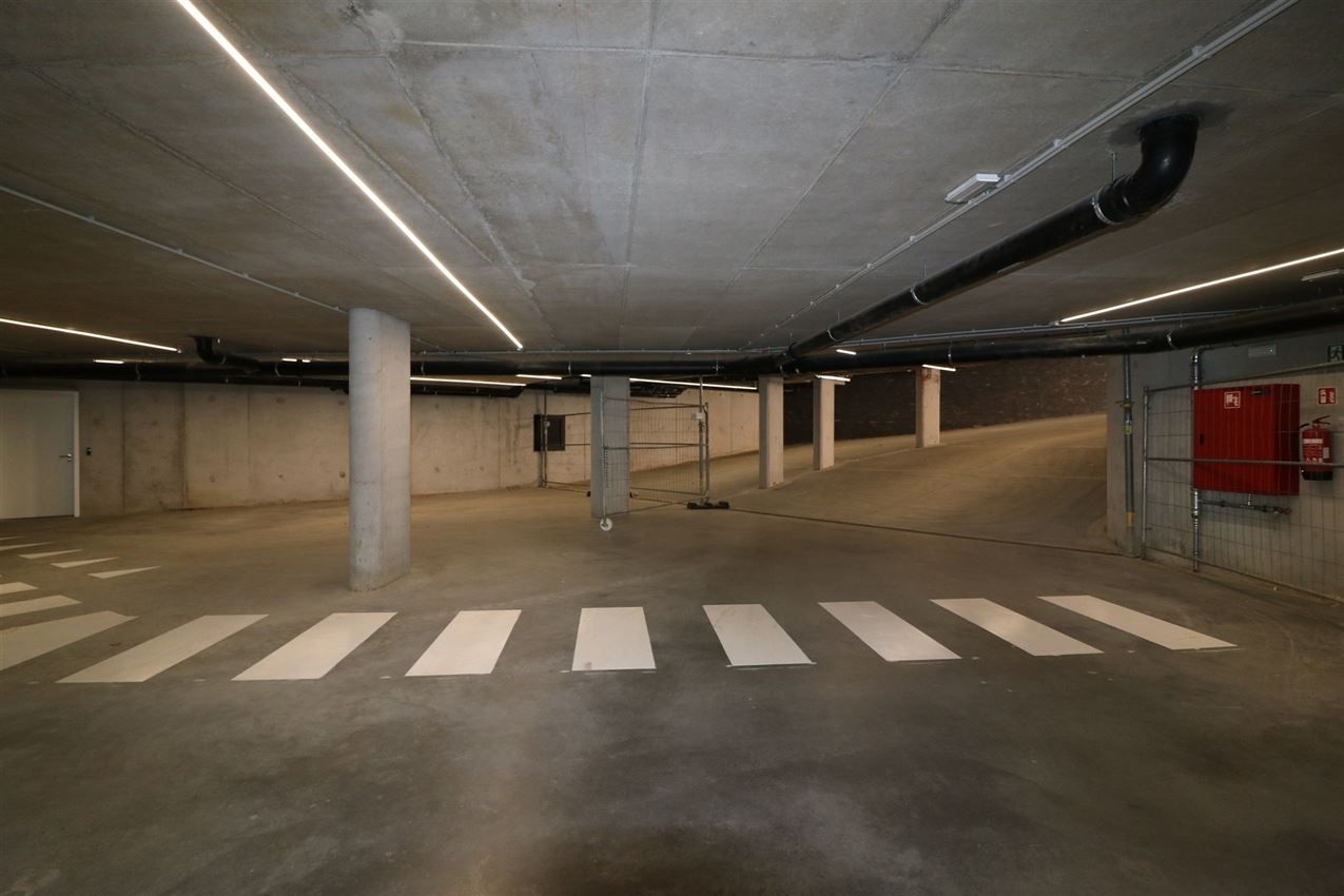 Bijzonder opgevat penthouse, 2 slpk., garage, groot terras foto 34