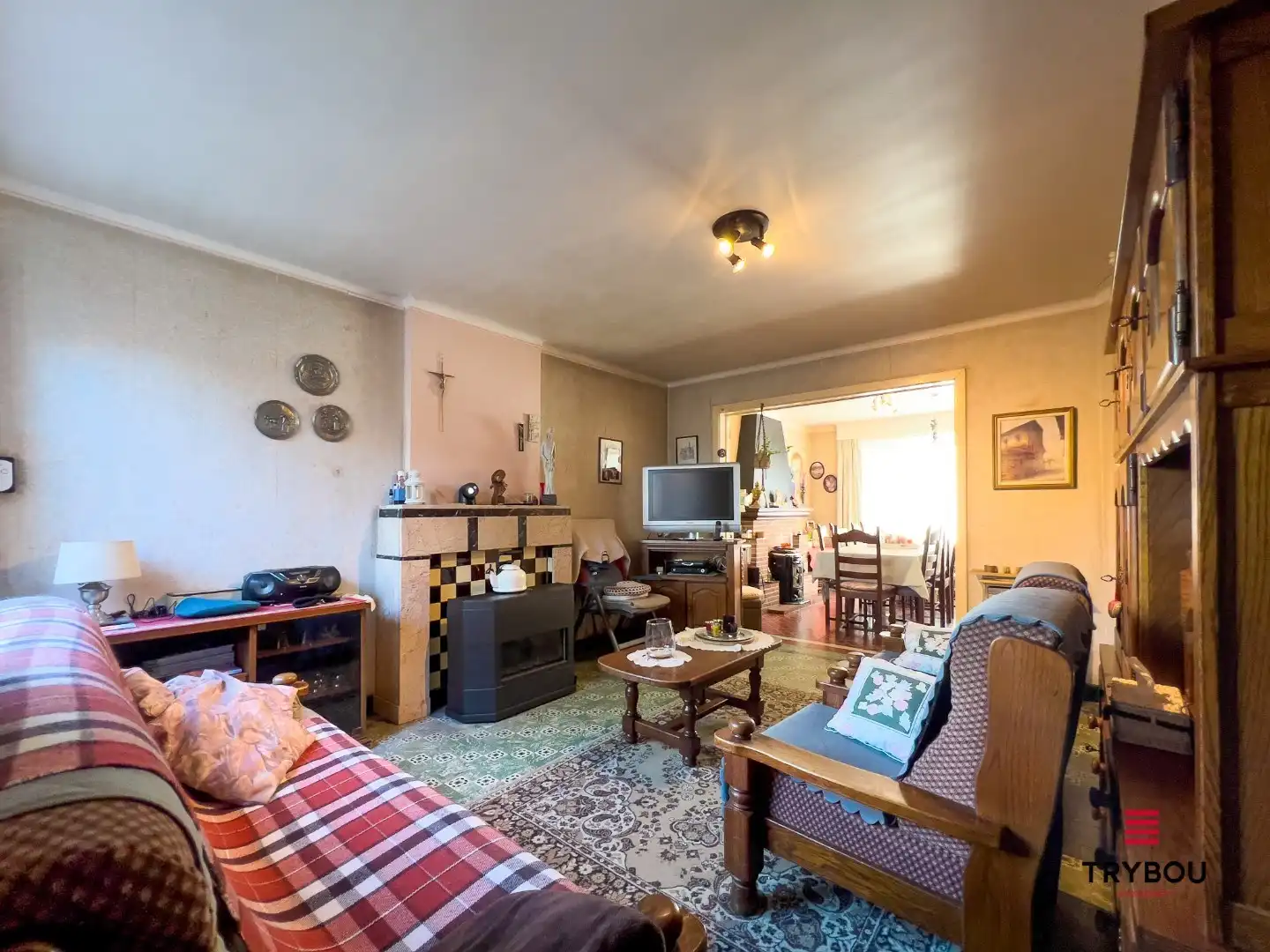 Ruime gezinswoning met 4 slaapkamers, garage en tuin foto 3