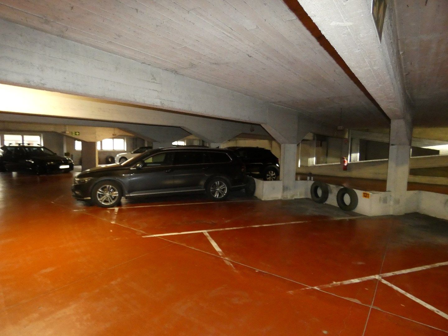 Autostaanplaats in parkingcomplex 'Parking Centrum' in hartje Oostende  foto 2