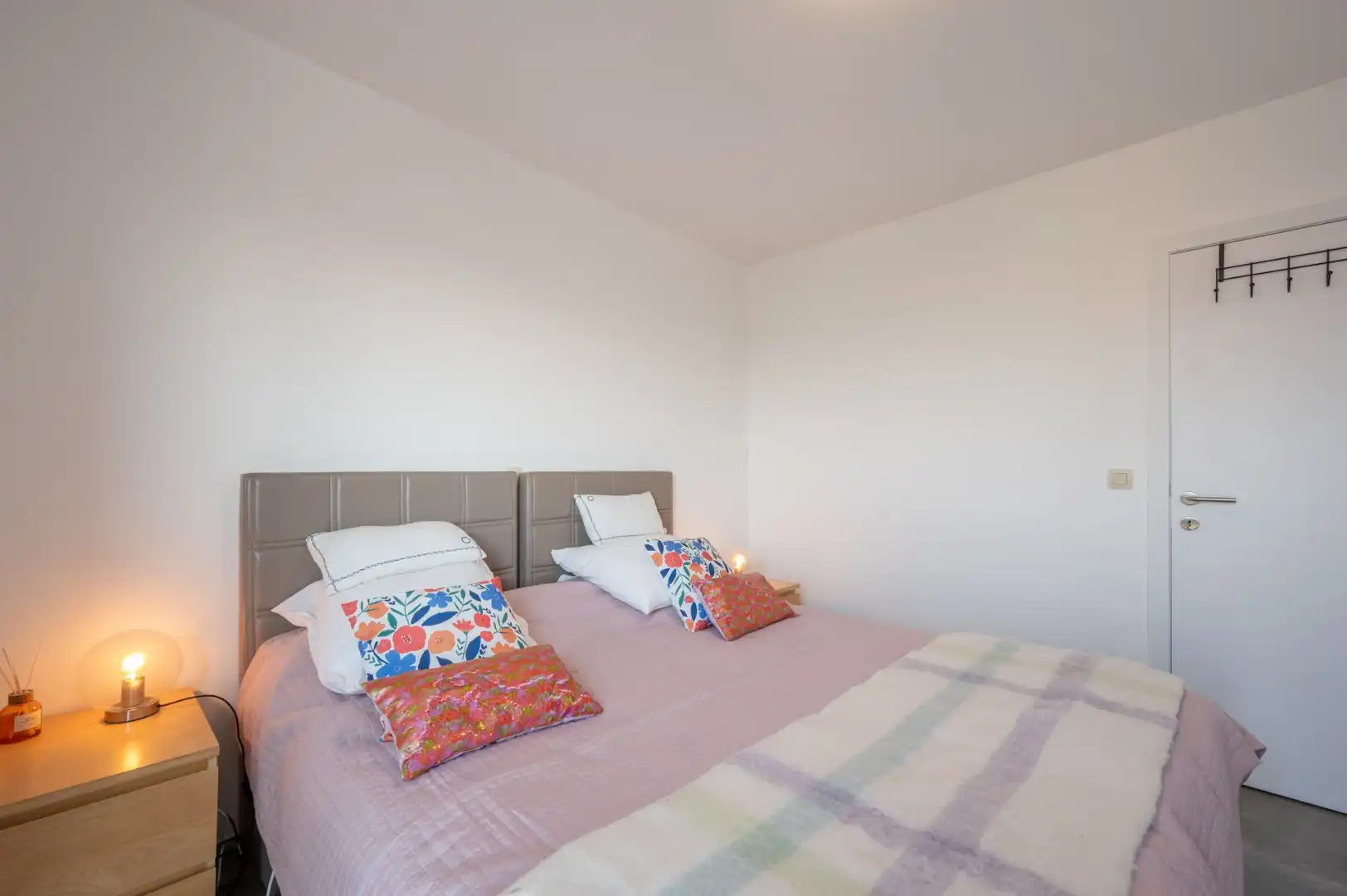 Instapklaar appartement met terras en autostaanplaats incl foto 10