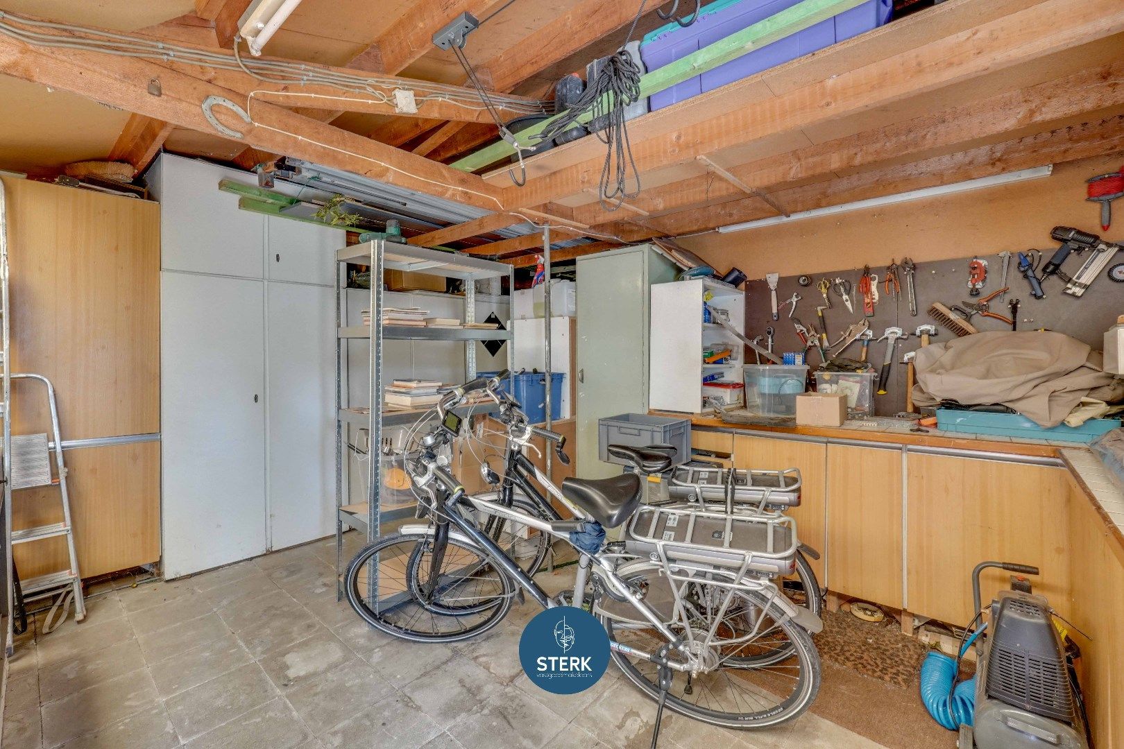 RUIME WONING MET COMMERCIËLE RUIMTE OP EEN CENTRALE LIGGING TE MAASMECHELEN !  foto 31