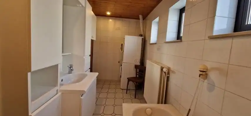 Ruime BUNGALOW open bebouwing,  met 2 slaapkamers, grote zolder, mooie tuin en aparte garage op 9 are 97 ca. foto 28