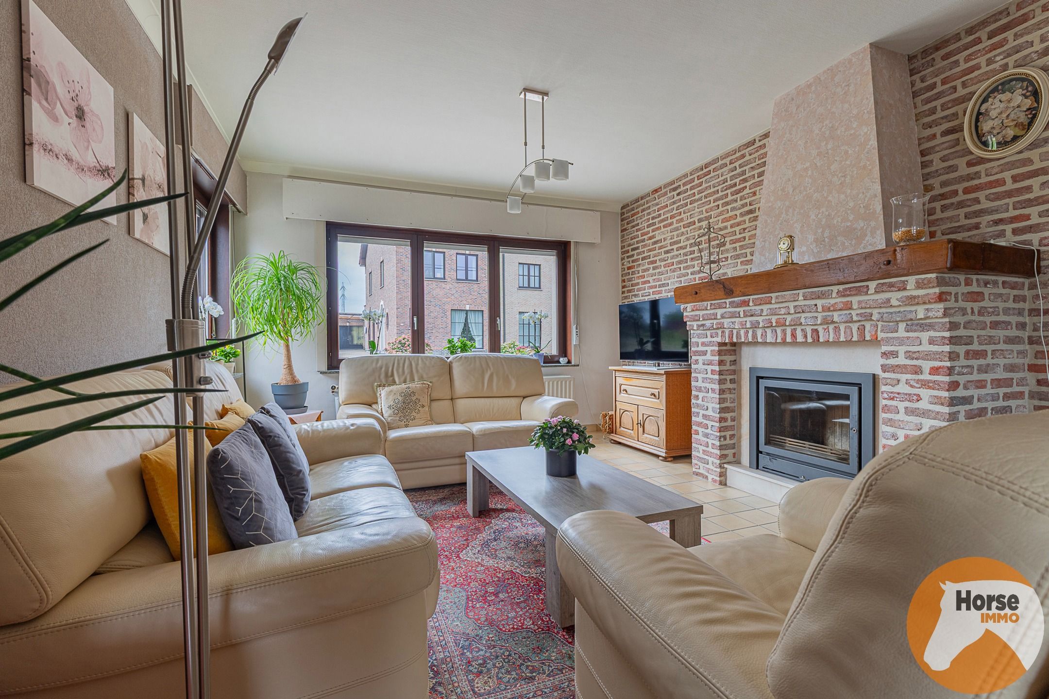 ERPE-MERE - Goed onderhouden woning met magazijn en serres foto 6