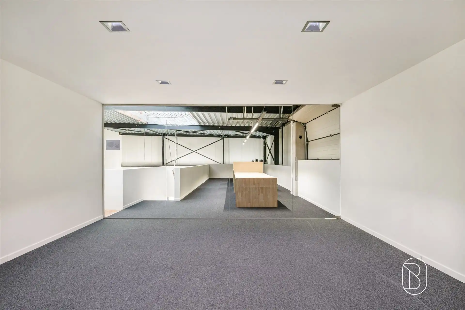 Topgelegen industriegebouw met 3 parkings  foto 7