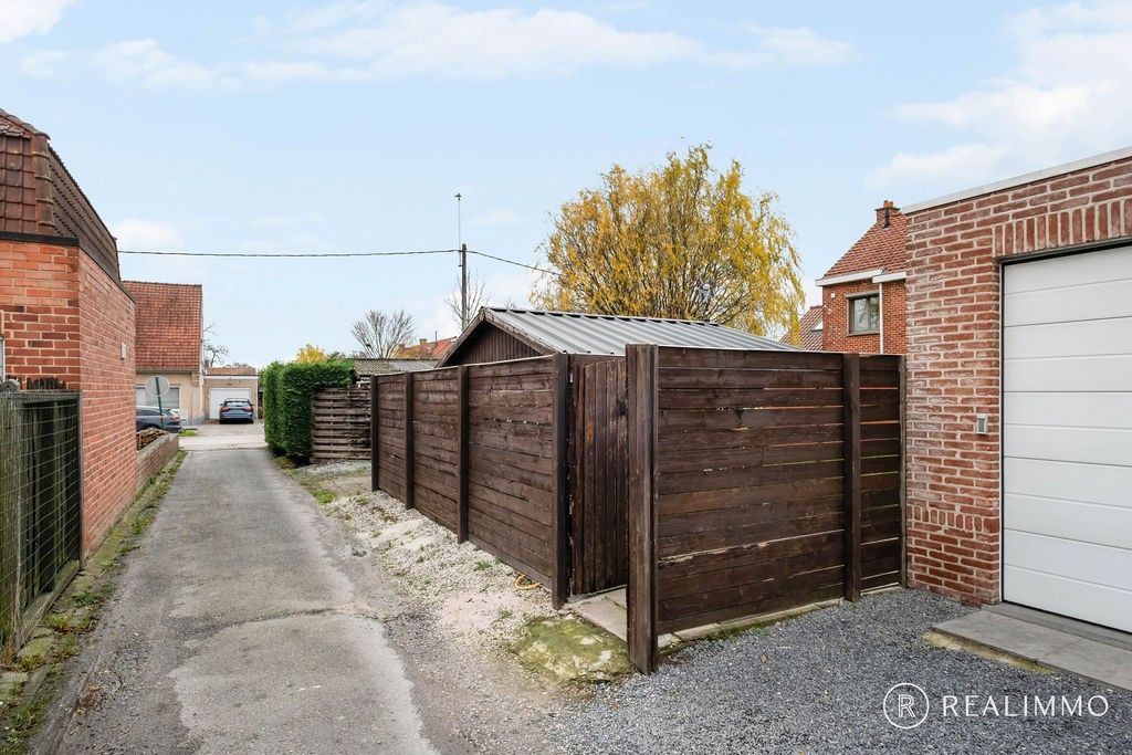 Gezinswoning met potentieel en zonnige tuin in de rustige Arendswijk foto 15