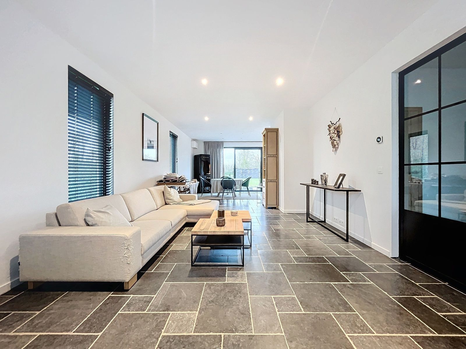 Instapklare kwalitatieve BEN woning met zeer ruime tuin  foto {{pictureIndex}}