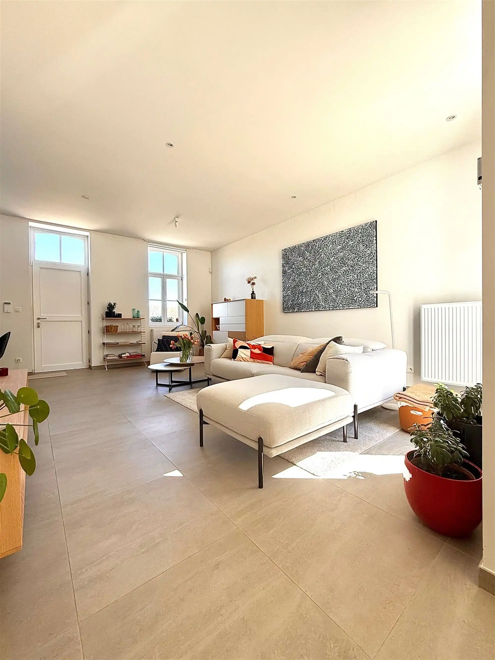 Instapklare charmante DORPSWONING met 3 slpks, 2 badks en tuin foto 5