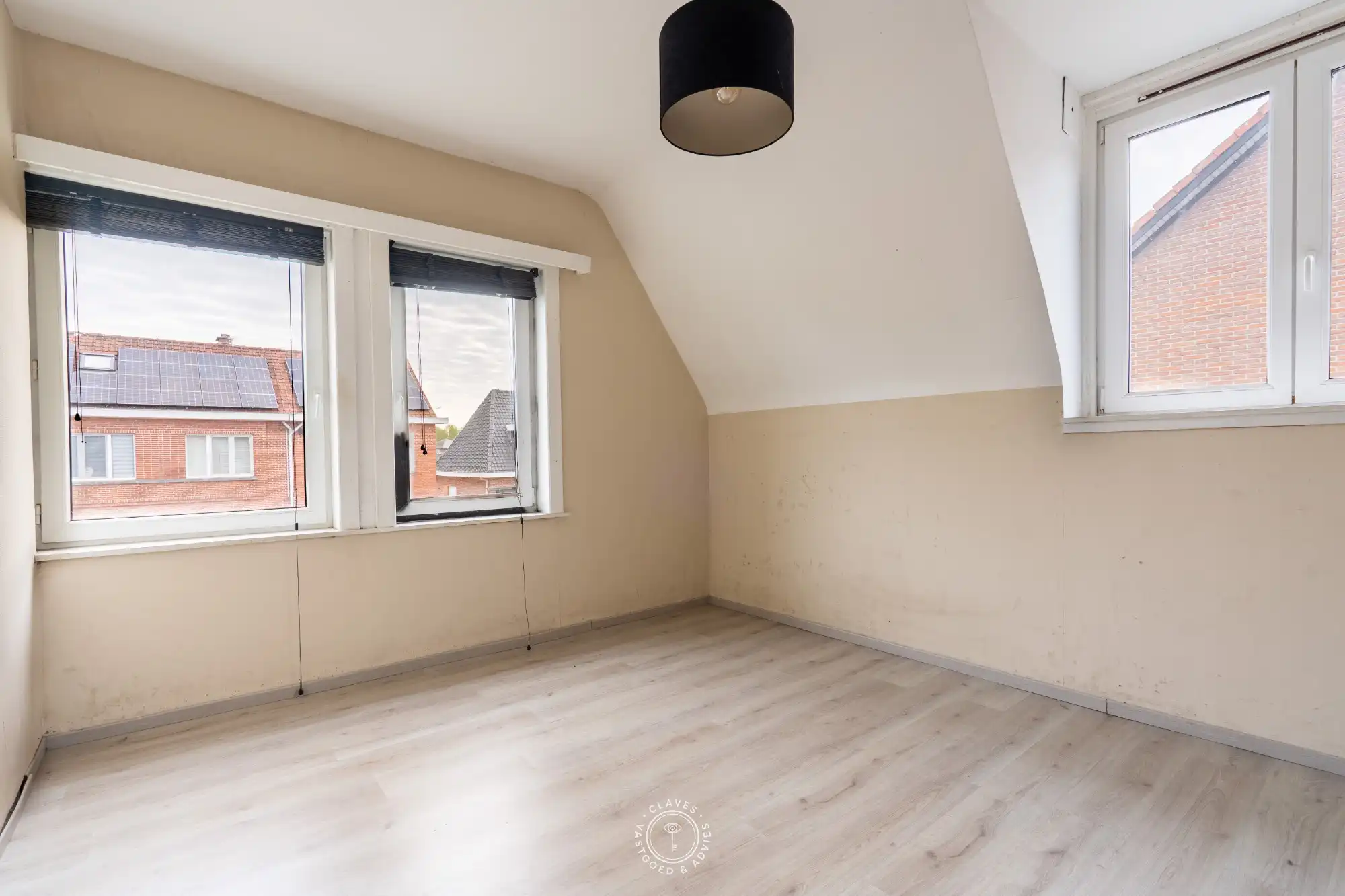 Verder te renoveren open bebouwing op toplocatie foto 15