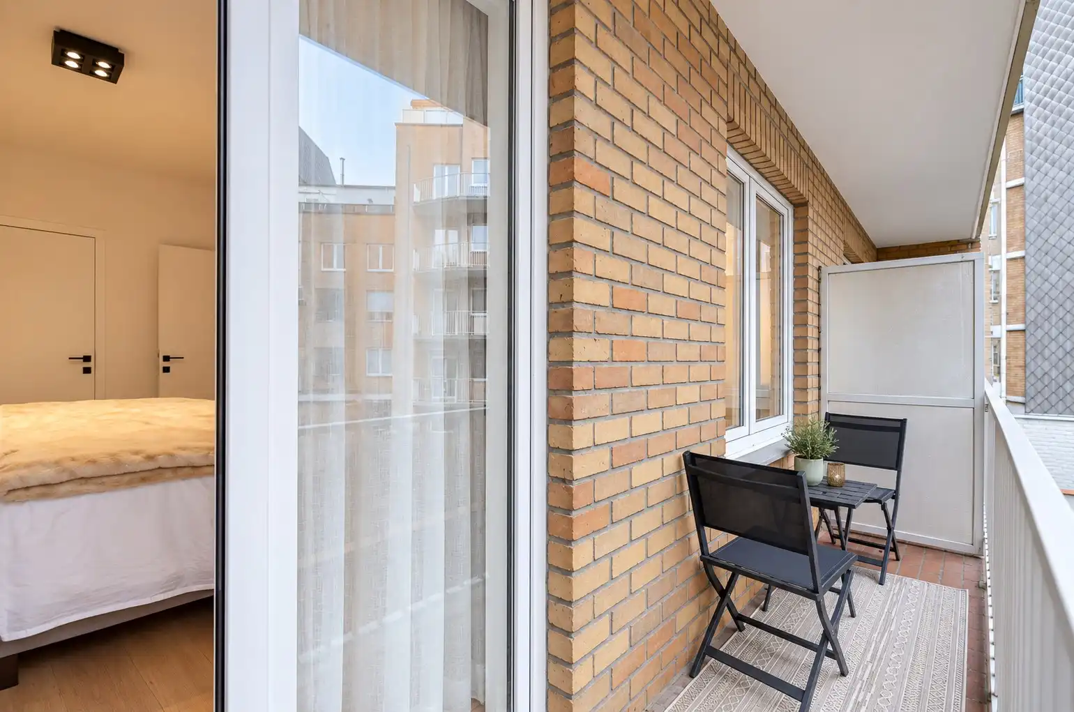 Volledig gerenoveerd appartement met een mooi zeezicht gelegen tussen het Driehoeksplein en Albertplein. foto 16
