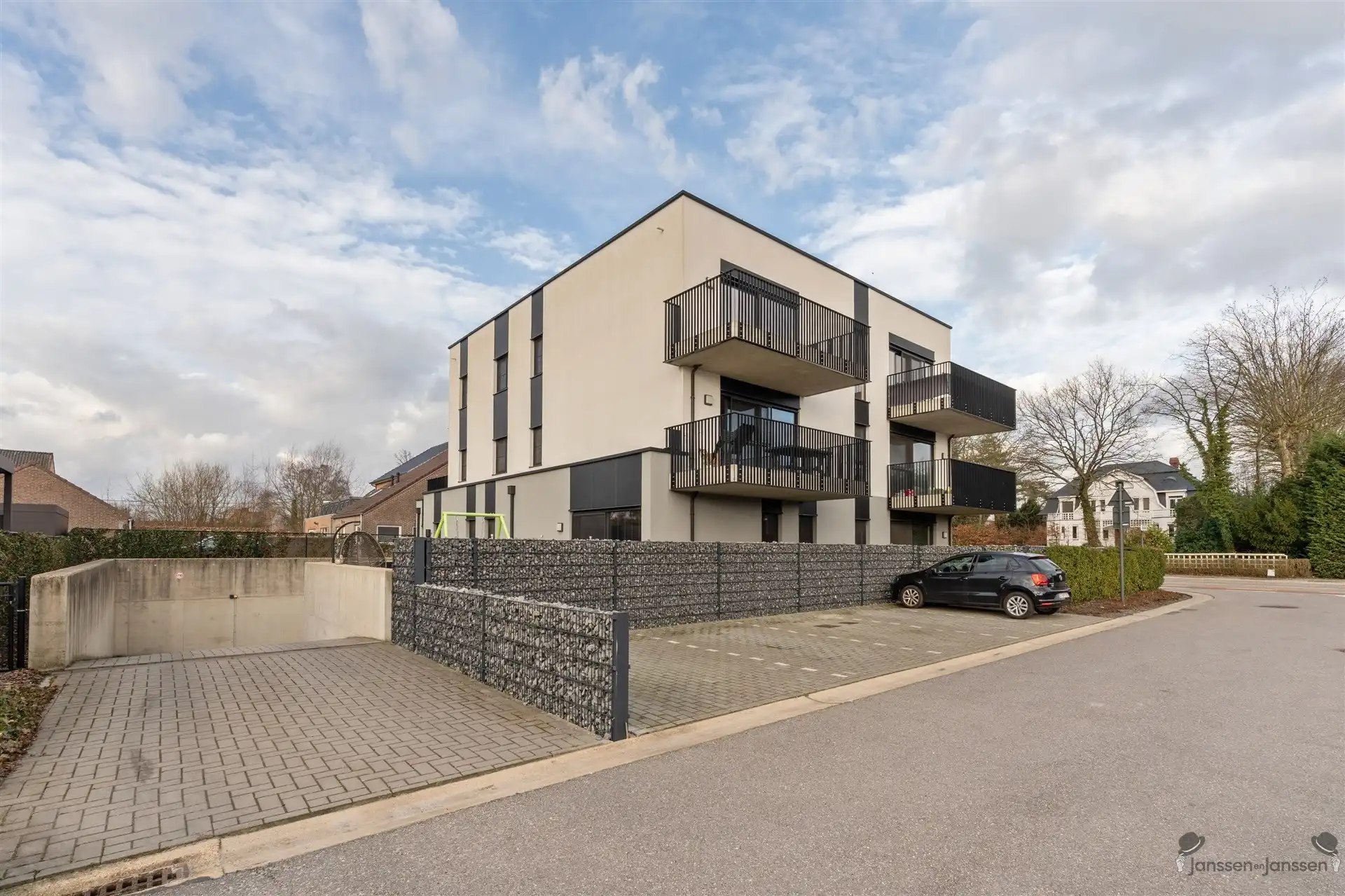 Volledig afgewerkt BEN appartement (2de verd.) met garage foto 23