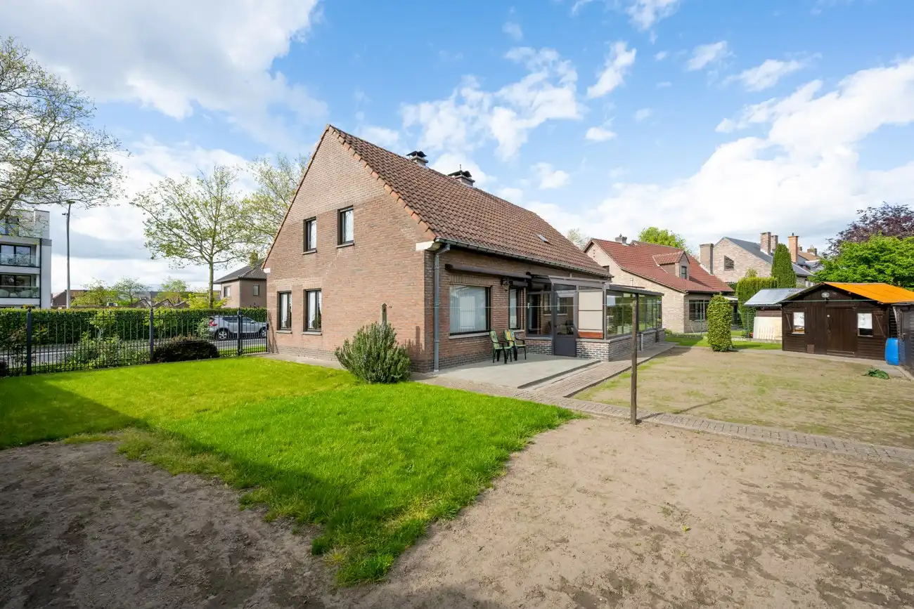 Praktische en ruime gezinswoning op rustige locatie nabij alle faciliteiten! foto 18