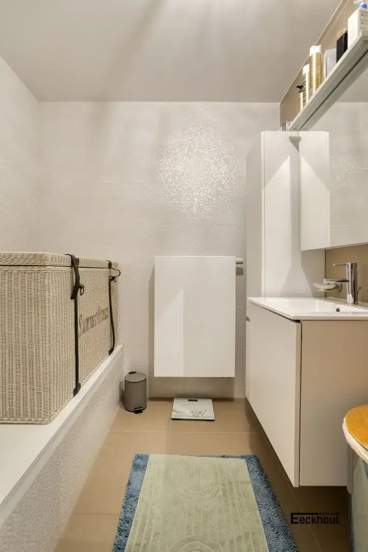 Ruim 2 slaapkamer appartement in het centrum van Oostende. foto 12