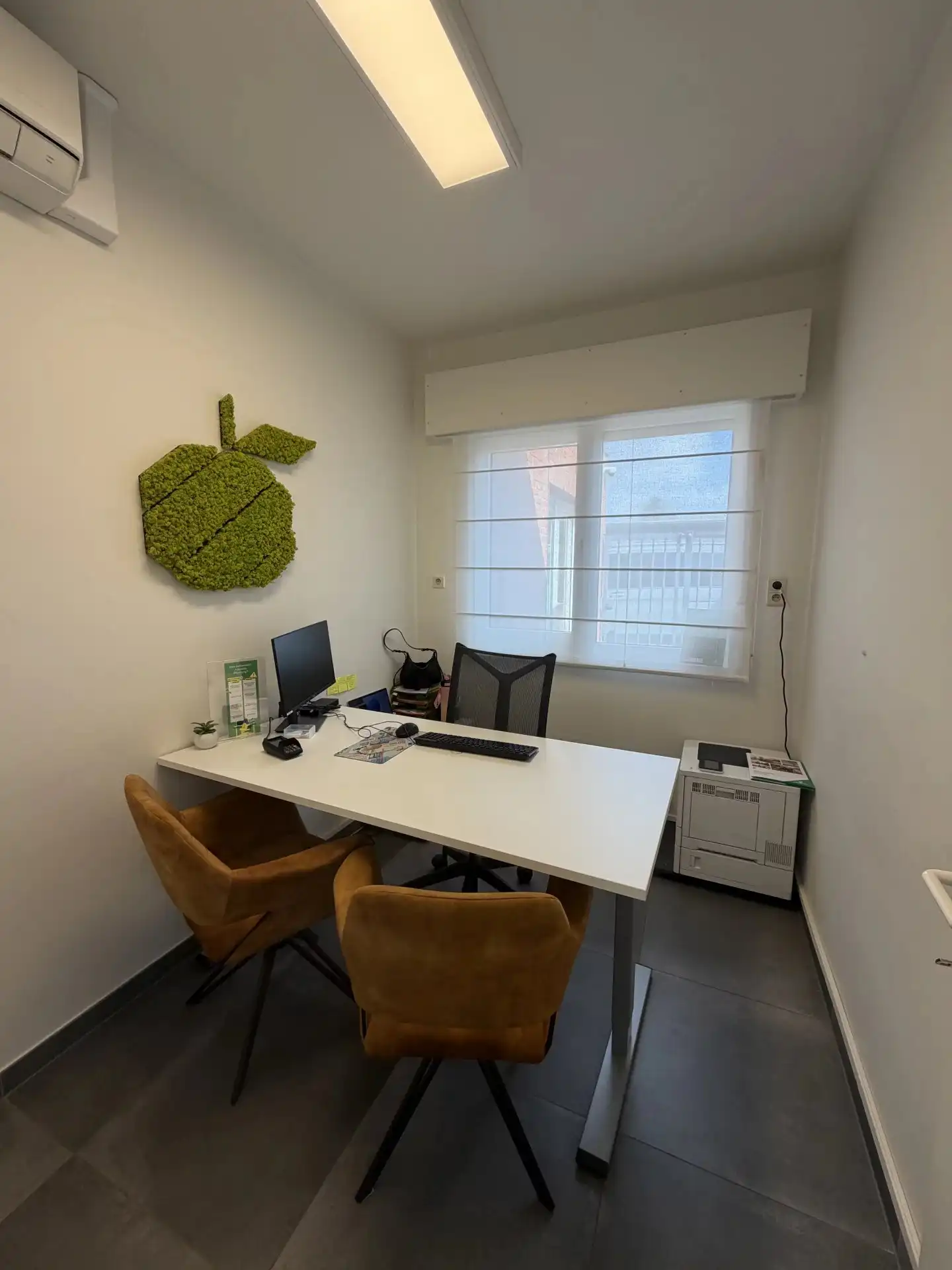 Ruim handelspand op toplocatie in Koersel centrum foto 16