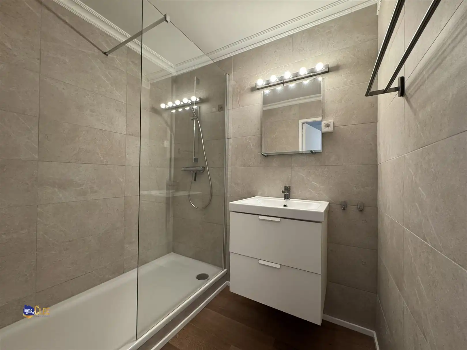 Gerenoveerd appartement op toplocatie in Sint-Truiden foto 10