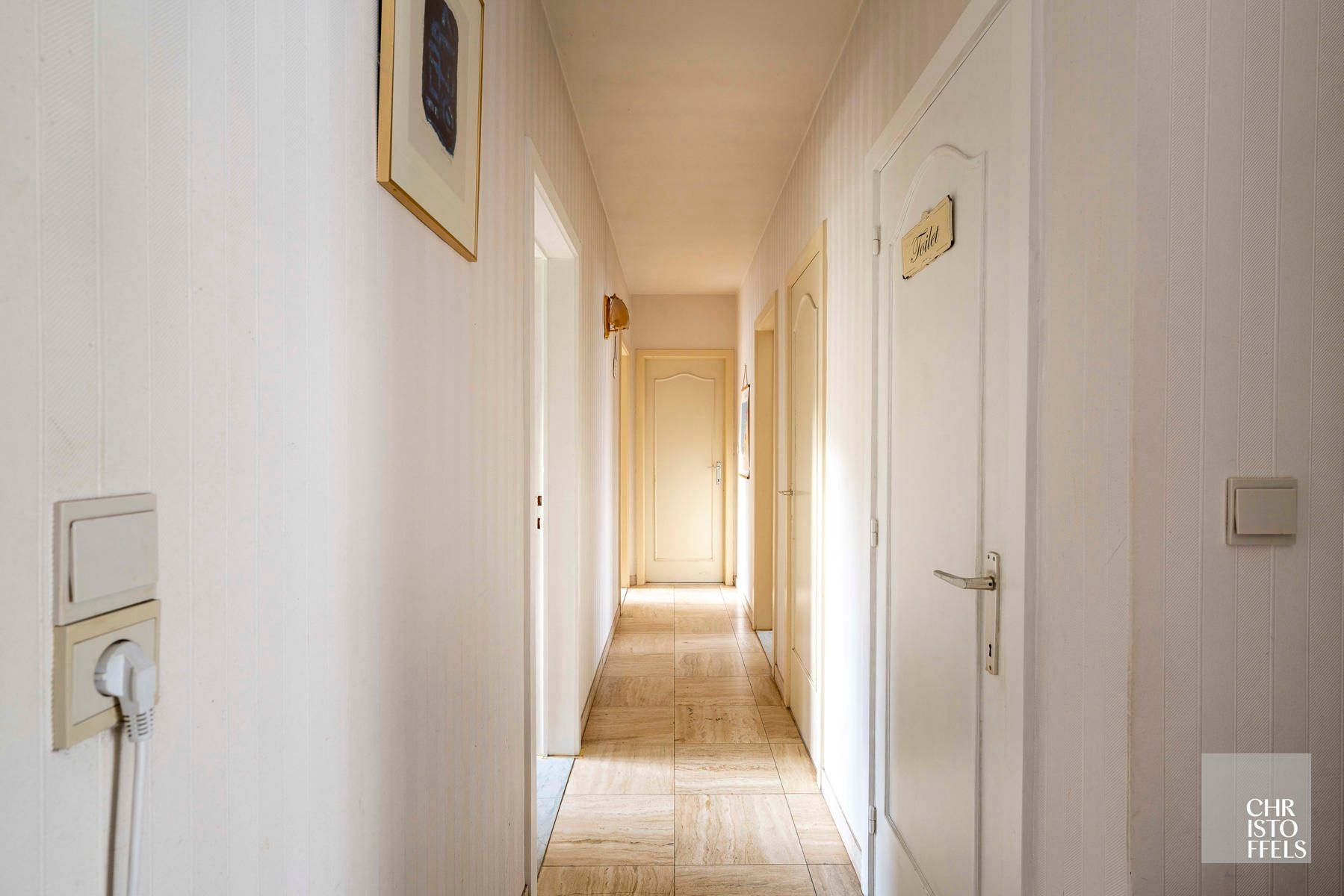 Op te frissen laagbouwvilla op een perceel van 1.257m² in het groen!  foto 16