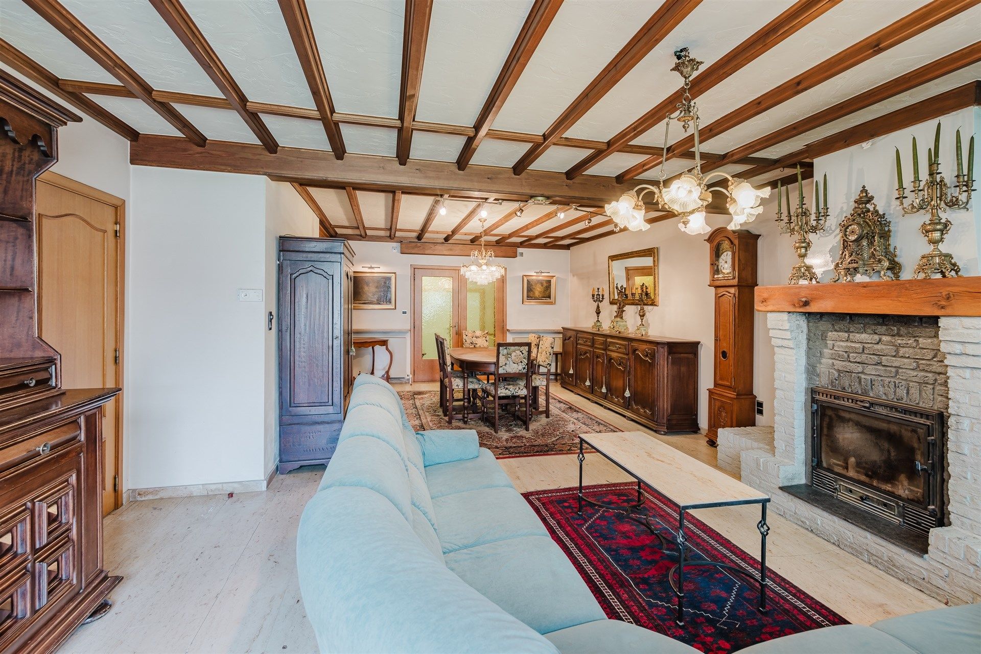 Ruime woning met 5(!) slaapkamers, dakterras en tuin foto 8