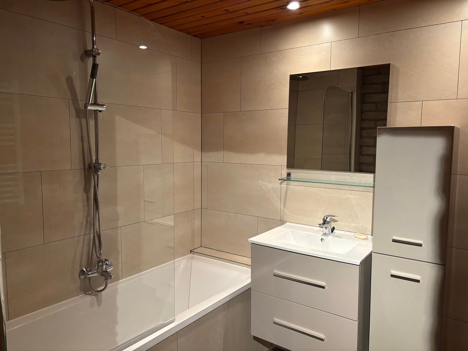 OORDEGEM - Tweeslaapkamerappartement op centrale ligging foto 10