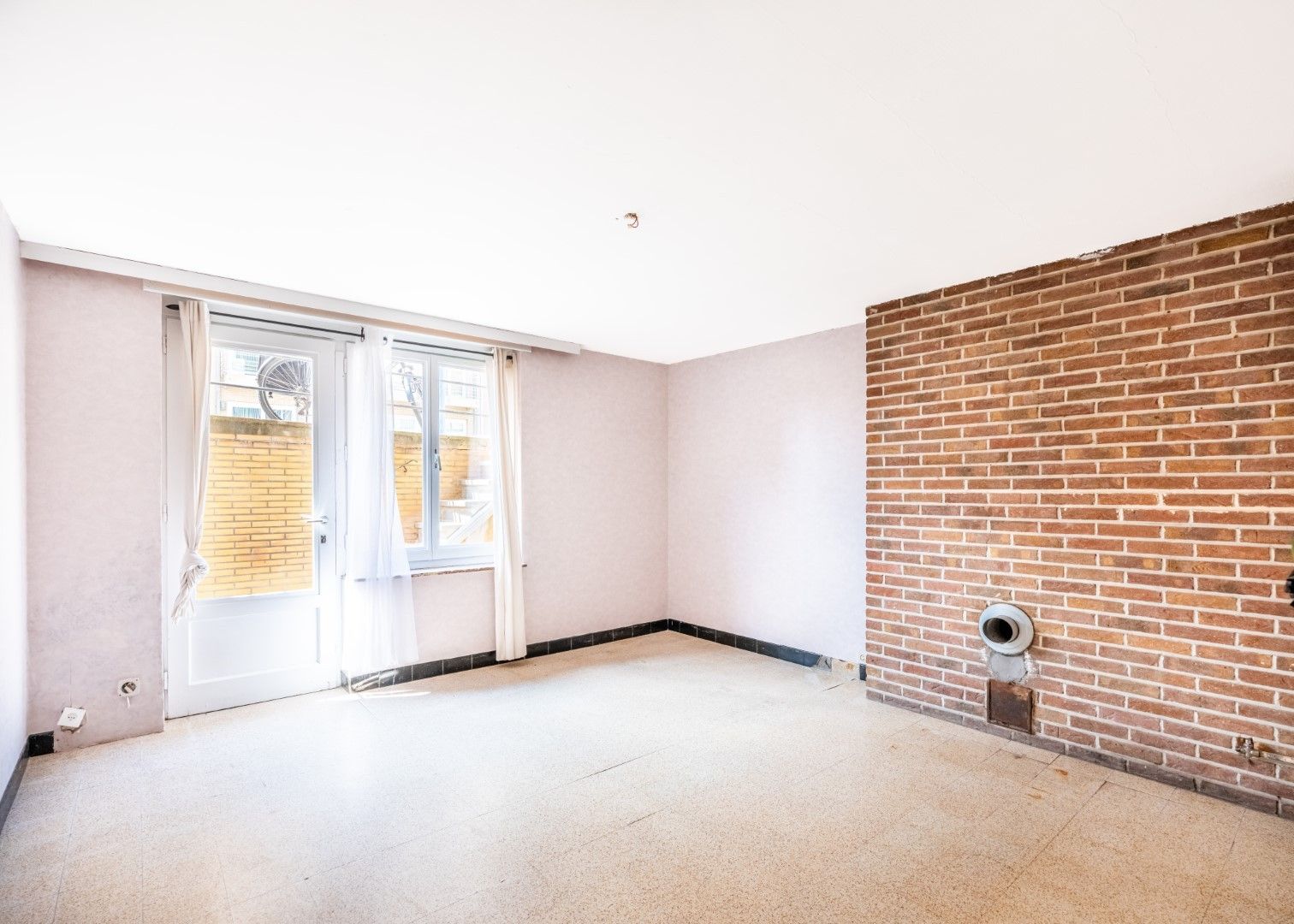 Hoofdfoto van de publicatie: Longchamps - KV01