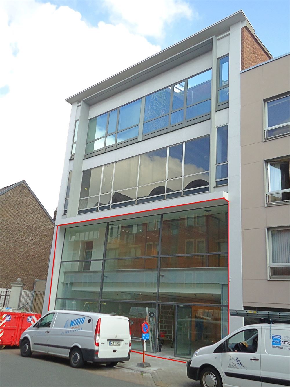 MODERNE KANTOREN OF WINKEL OUDENAARDE foto {{pictureIndex}}