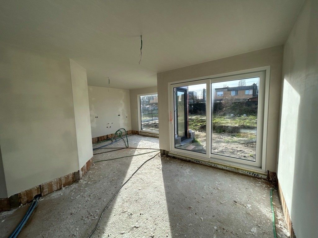 Nieuwbouw in doodlopende straat foto 12