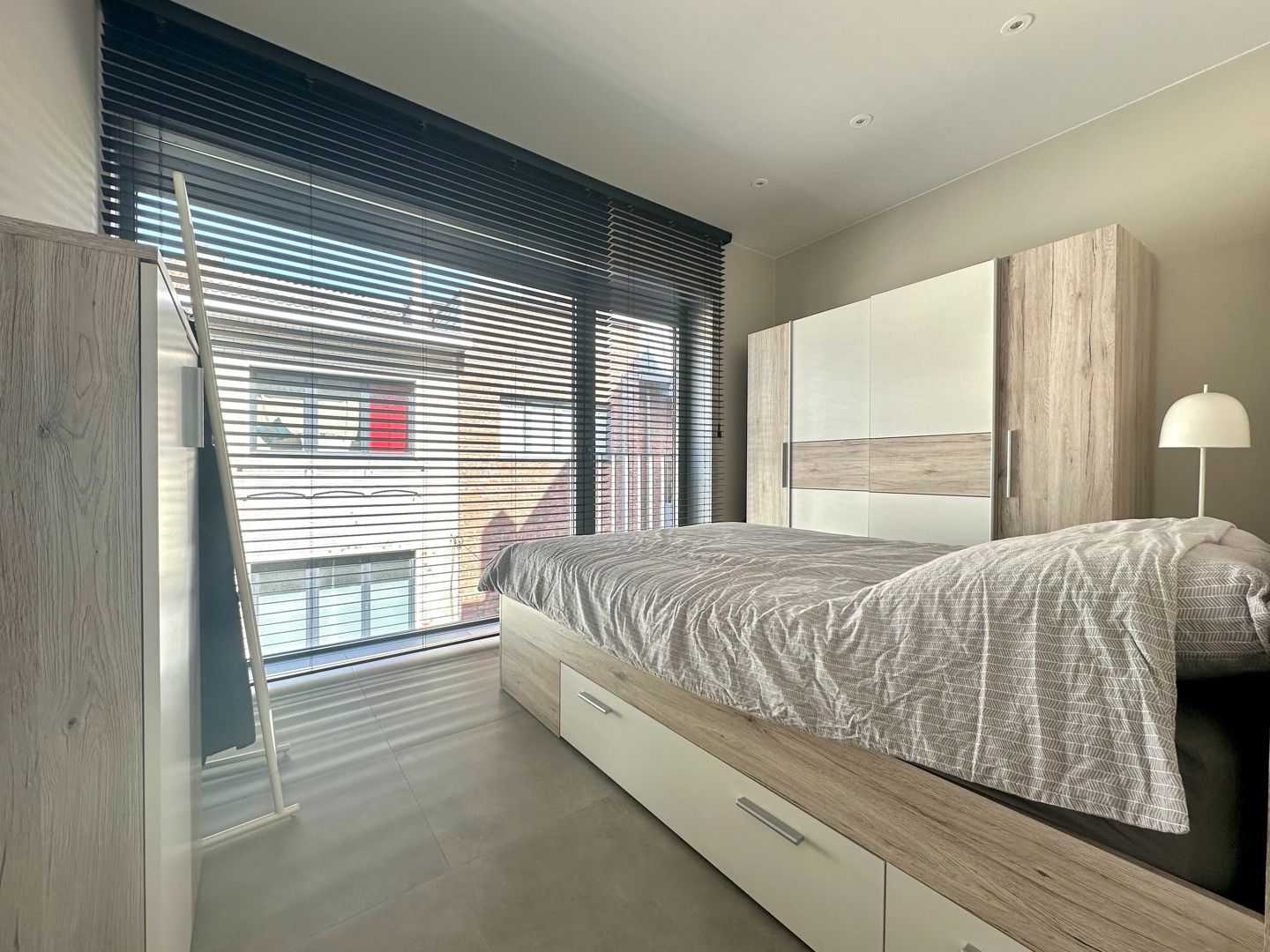 Twee-slaapkamer appartement te huur in het bruisende hart van Aalst foto 5