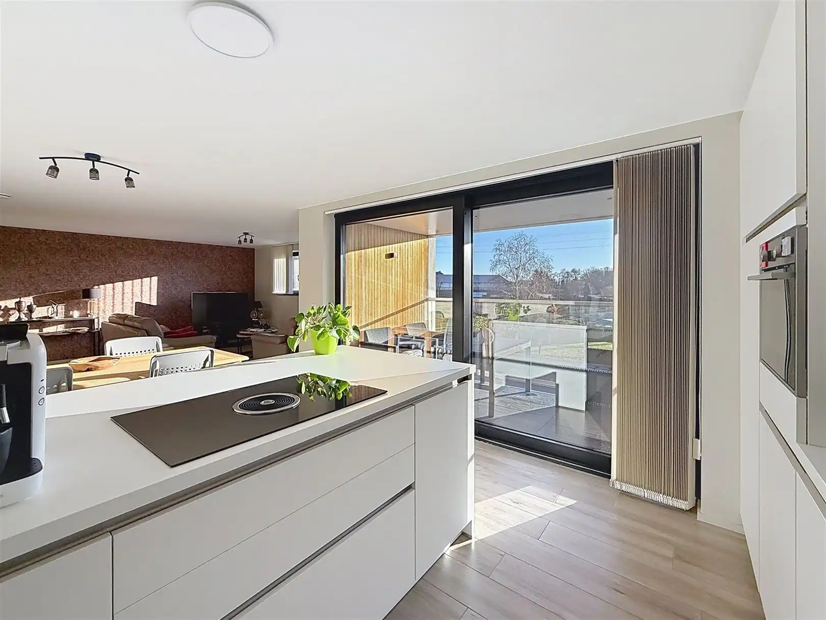 Instapklaar APP met terras, 2 slpks, kelder en autostpl foto 16