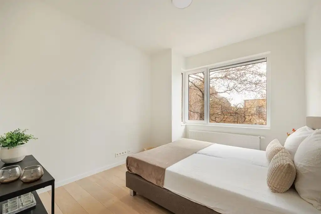 Gerenoveerd appartement met overdekt terras foto 11