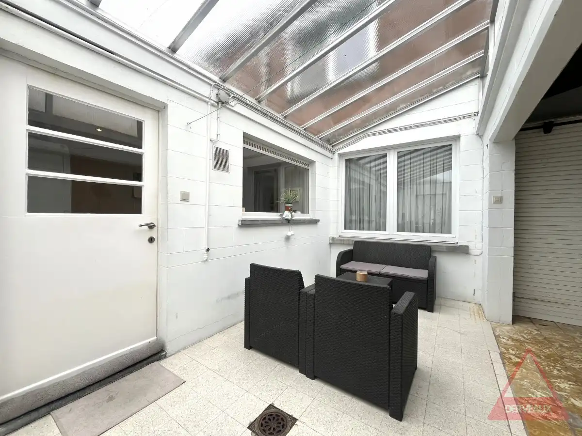 Menen – Halfopen bebouwing met tuin en parkeerplaats foto 9