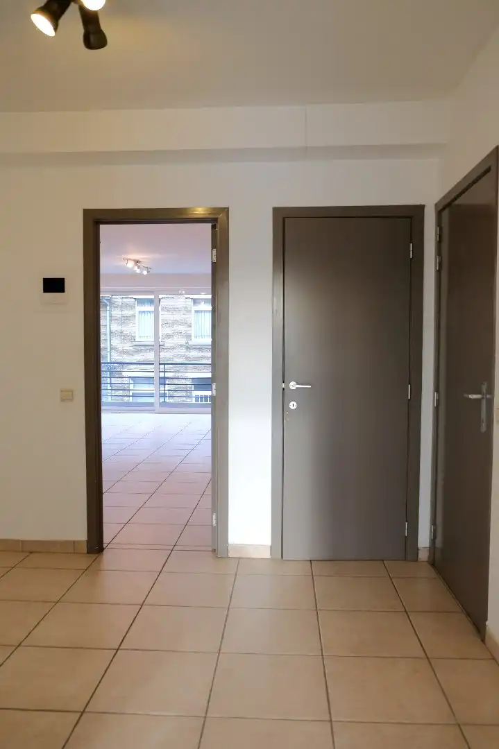 Appartement op de 1e verdieping met 2 slaapkamers + GARAGE foto 3