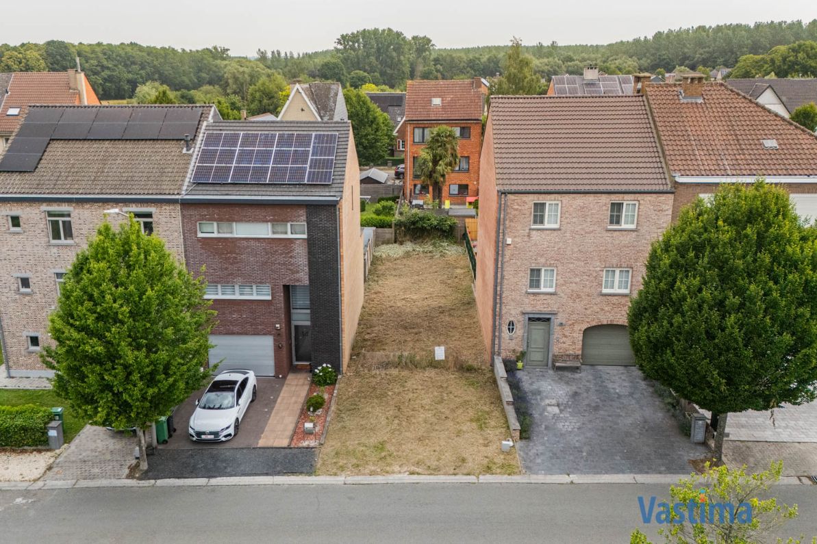 Bouwgrond in rustige woonwijk nabij alle voorzieningen foto {{pictureIndex}}