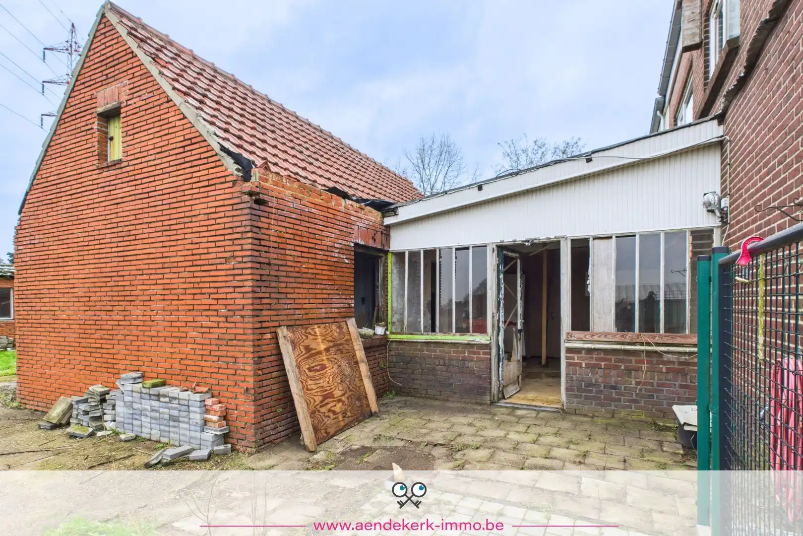 Rustig gelegen, te renoveren, woning met 3 slaapkamers nabij het centrum van Bree  foto 23