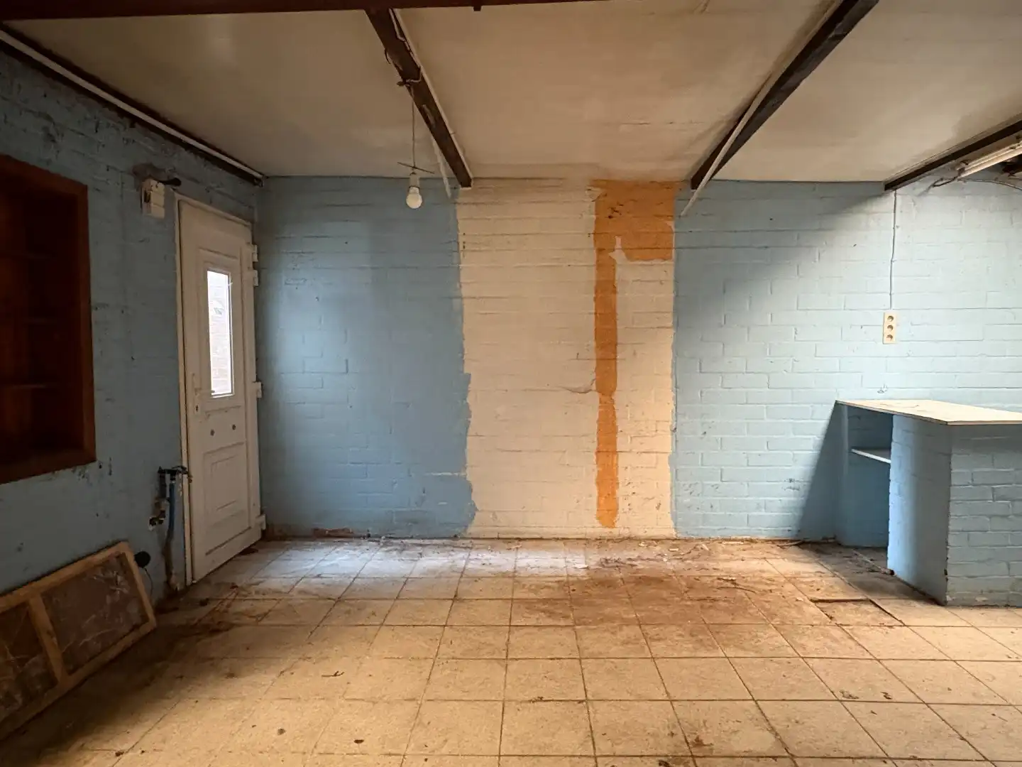 Grote te renoveren woning met zijdeur op 295 m² foto 13