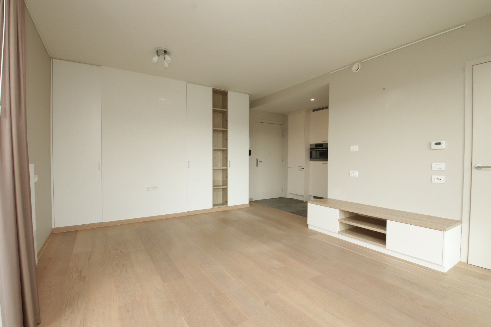 ASSISTENTIEFLAT MET ONDERGRONDSE PARKEERPLAATS foto 7