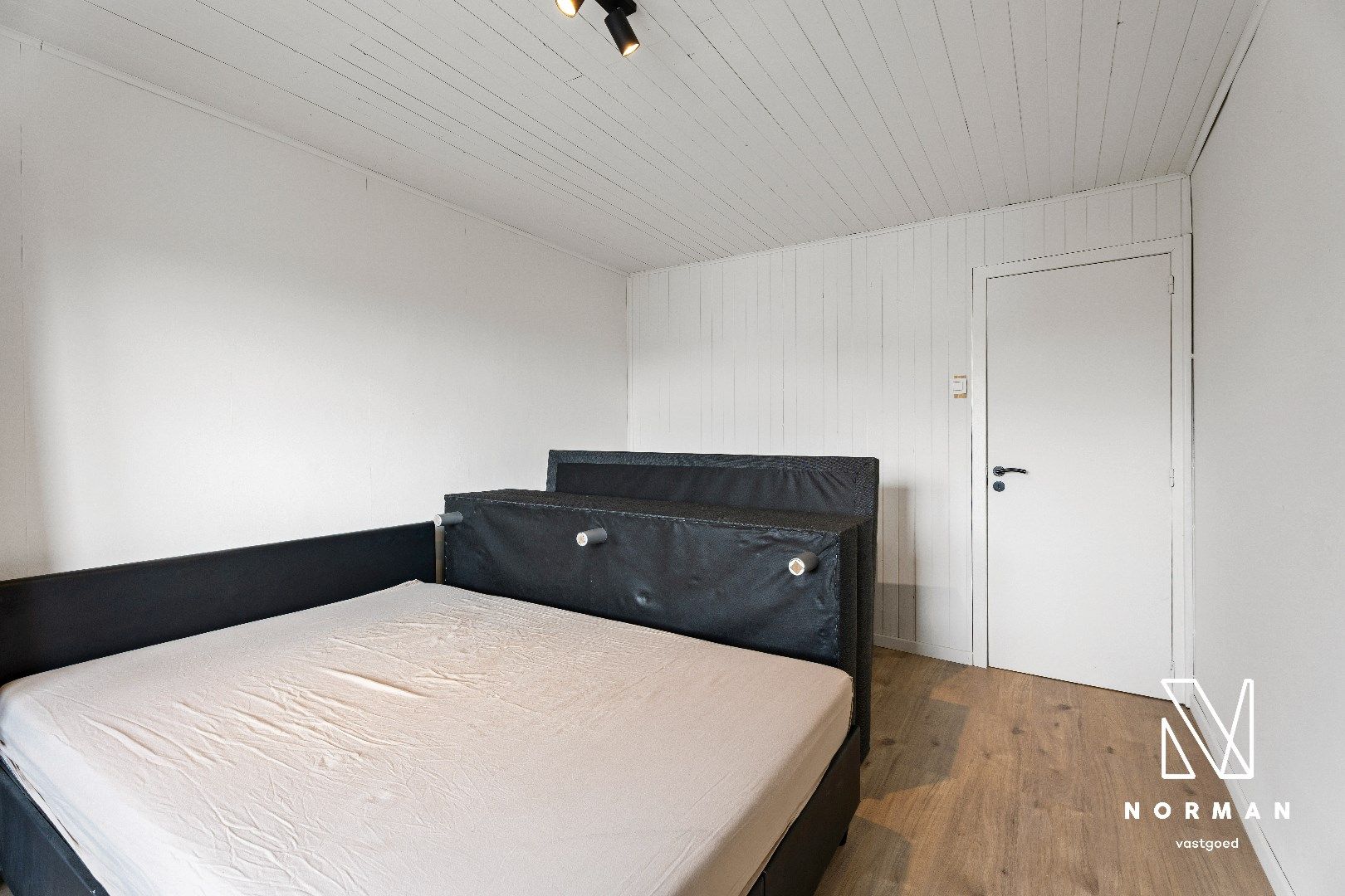 Instapklare woning met 4 slpk + garage in Heule! foto 13