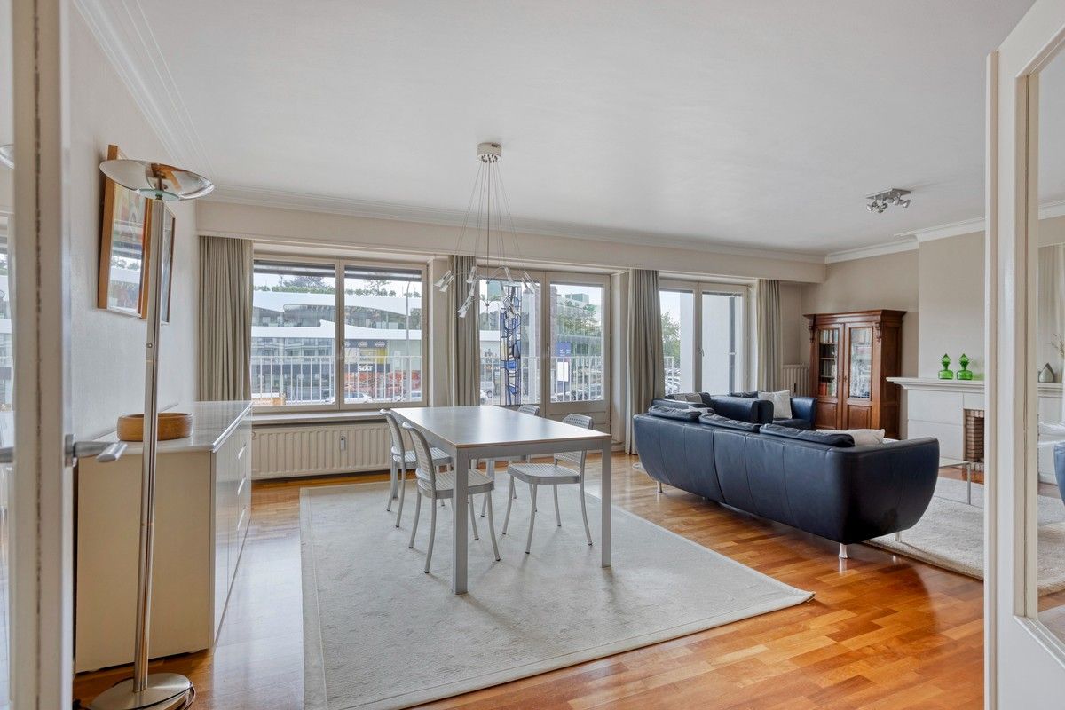 Ruim en zonnig appartement (122m²) met 3 slaapkamers en groot terras (20m²). foto 2