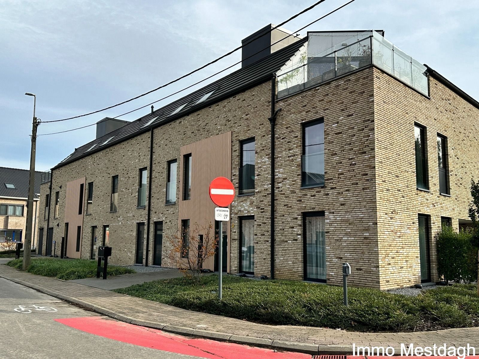 Nieuwbouw appartement op de 2de verdieping, instapklaar, met ruim zuid gericht zonnig terras. foto 25