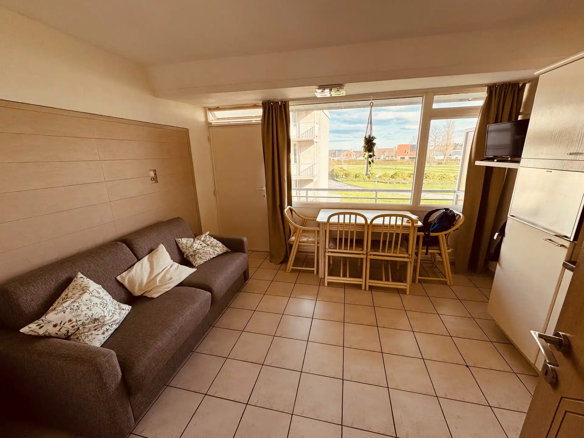 Verzorgd, gerenoveerd appartement te koop in Park Atlantis, Vosseslag – De Haan. foto 4