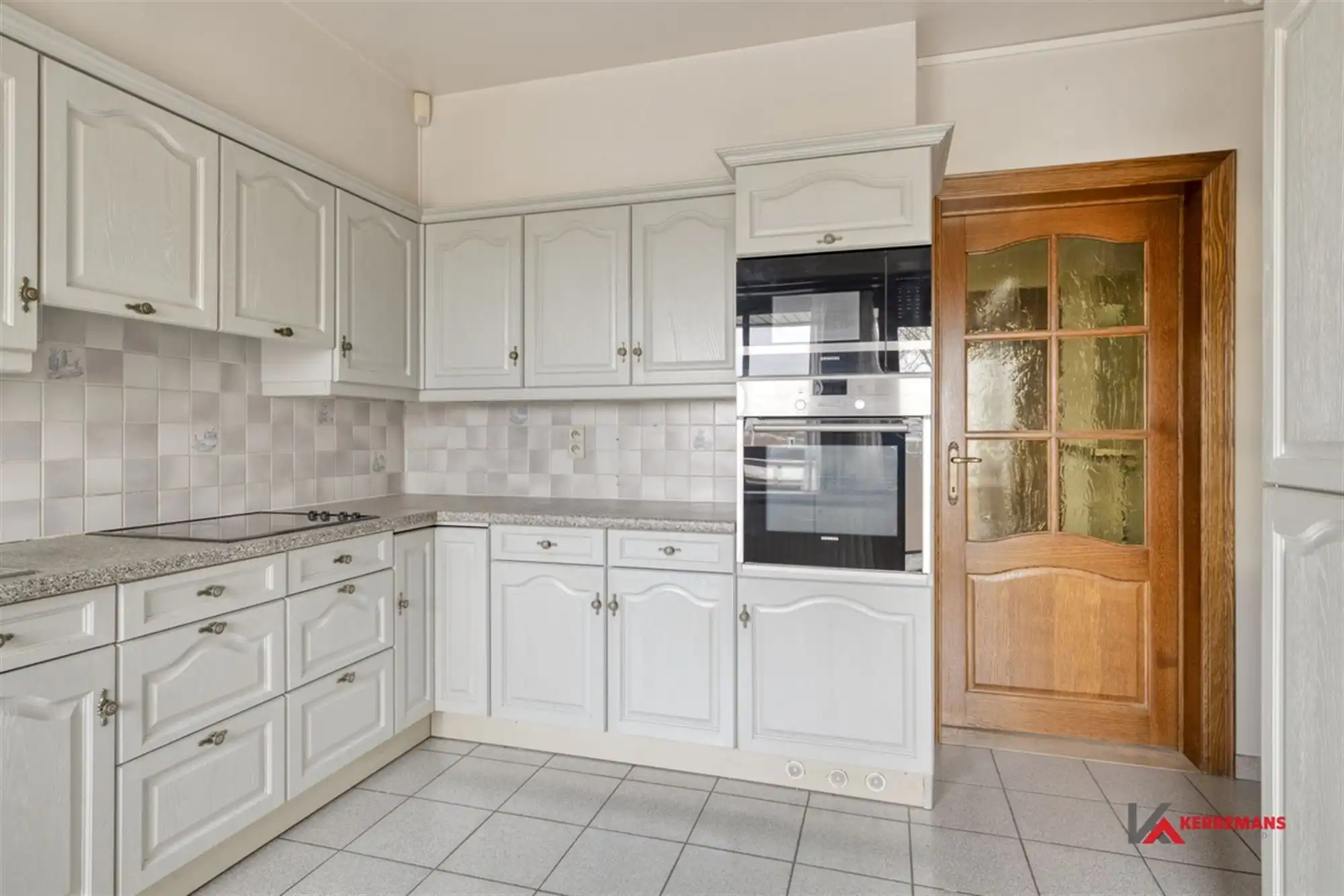 Instapklaar appartement met 3 slaapkamers en garage.  foto 11